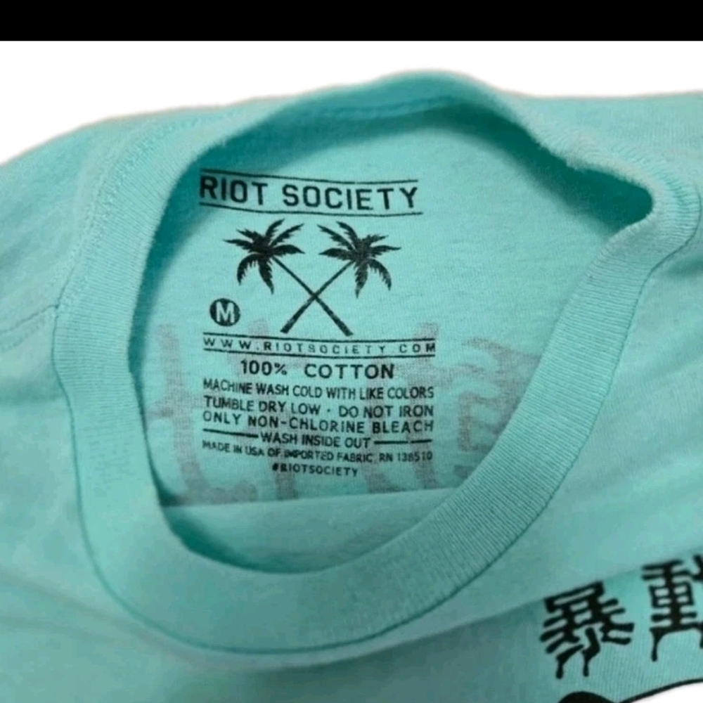 Riot Society Melting Panda Rose Graphic Tee Aqua Blue Youth Size M StreetwearEUC - Picture 4 of 4
